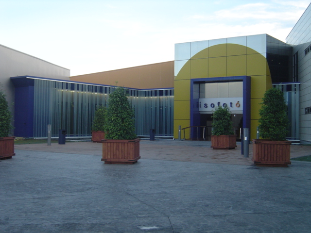 Edificio Isofotón Málaga – fachada de vidrio de control solar